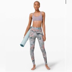 Lululemon Align Pant 28"
Untamed Nature Multi Size 4